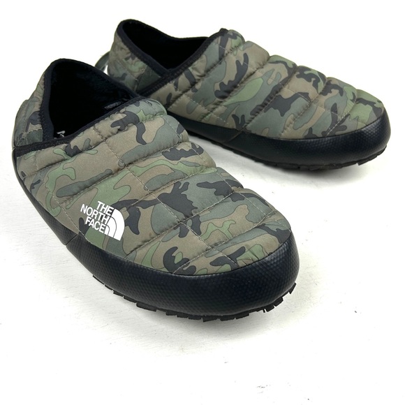 The North Face Mens Camouflage Walking Slippers Size 8 Insulated - Picture 1 of 6